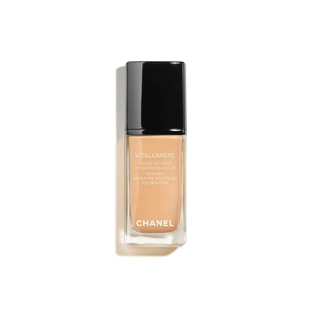 Chanel Vitalumière Foundation 60 Hâlé 1 Chanel Vitalumière Foundation 60 Hâlé
